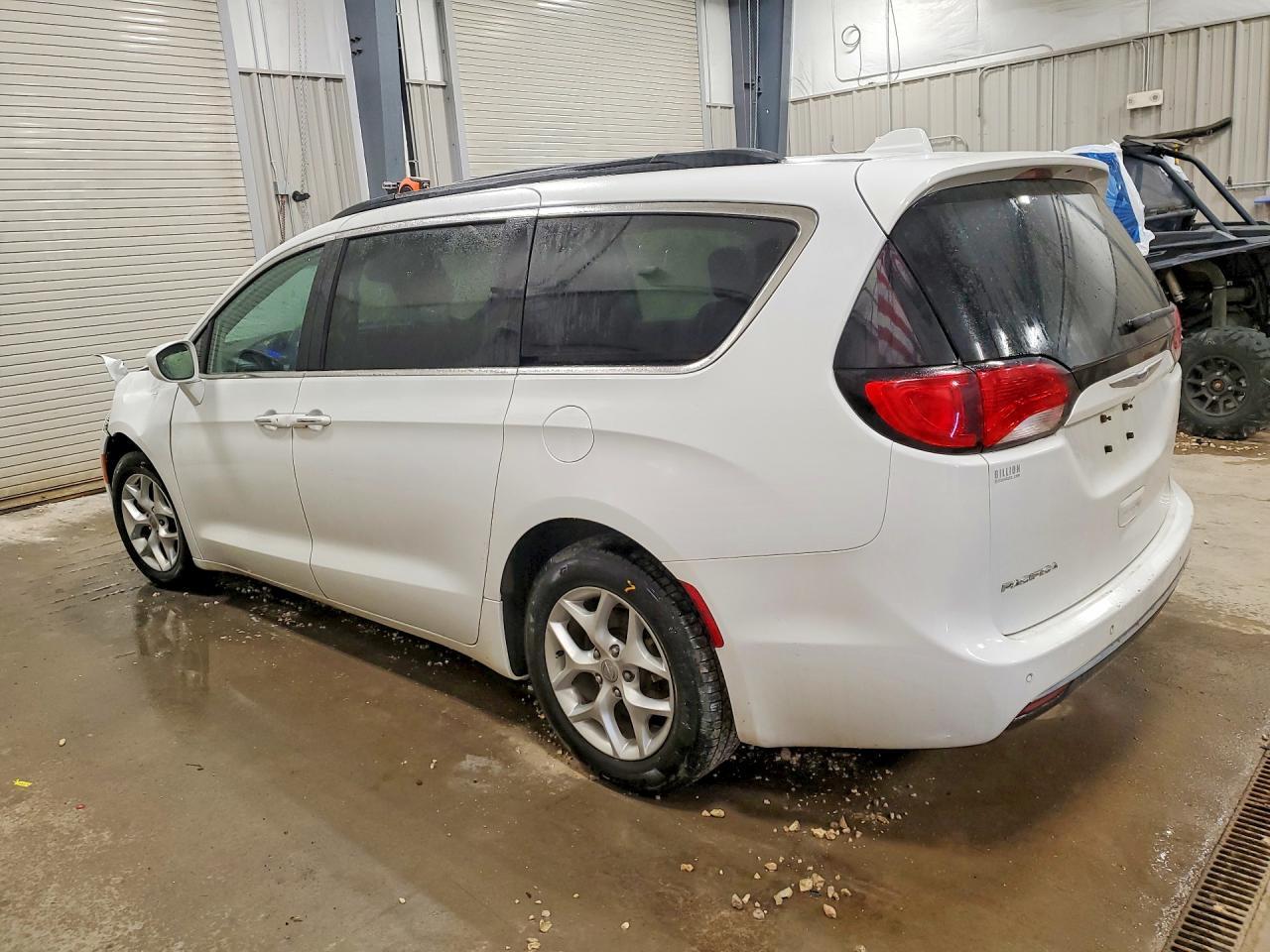 2018 Chrysler Pacifica Touring Plus - Фото 2