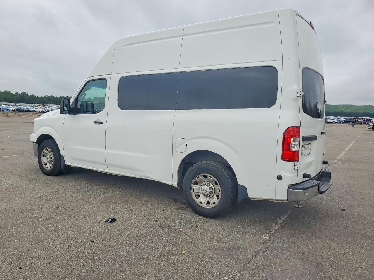 2013 Nissan Nv 2500 - Image 2