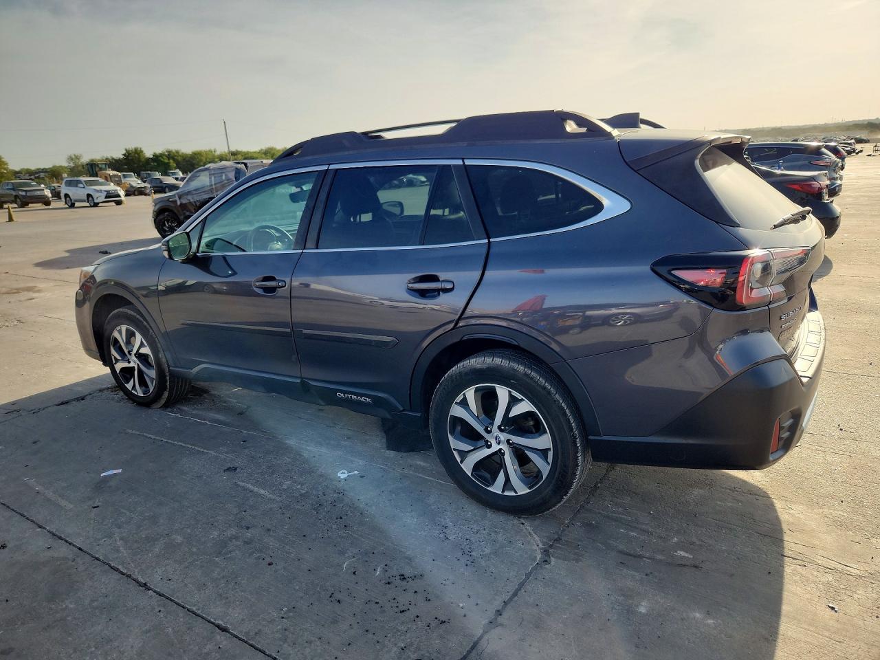 2022 Subaru Outback Limited - Фото 2