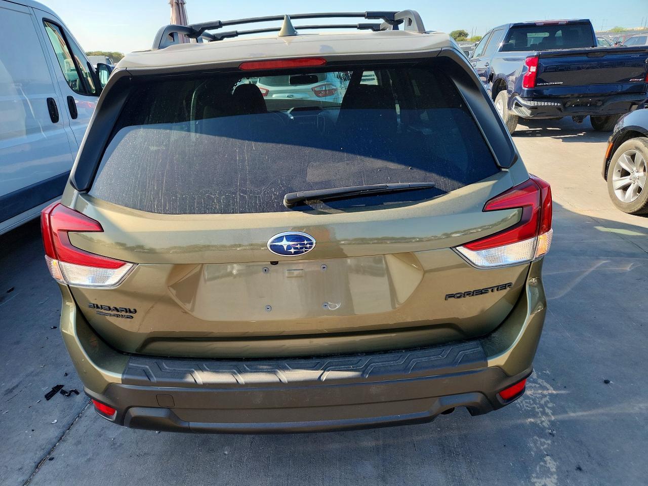 2023 Subaru Forester Premium - Image 6