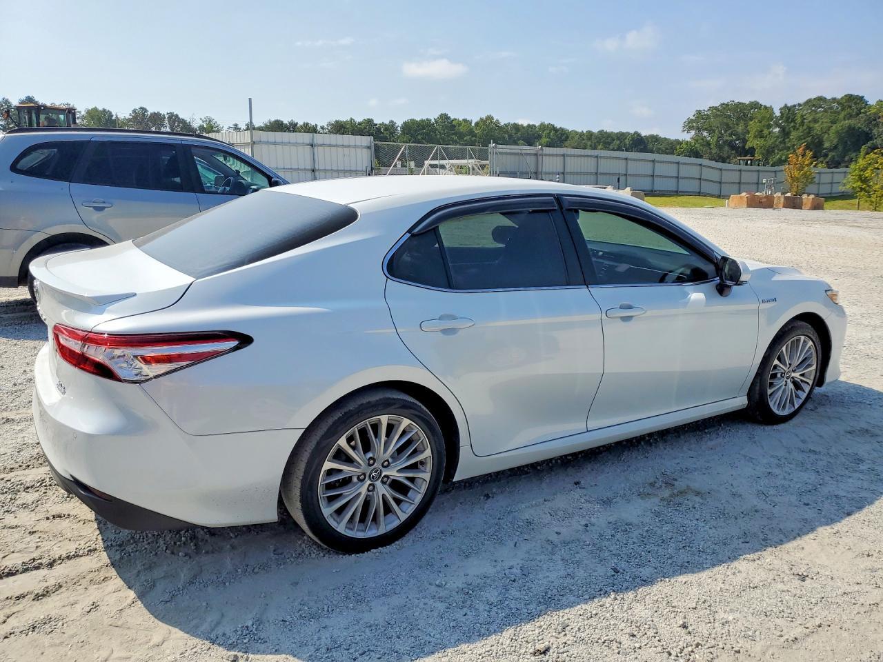 2018 Toyota Camry Hybrid Xle - Фото 3