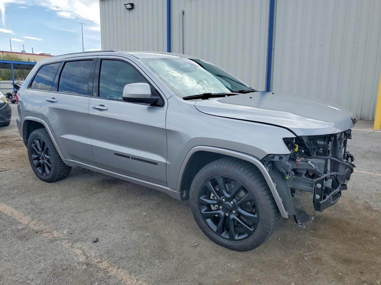 2021 Jeep Grand Cherokee Laredo - Фото 4