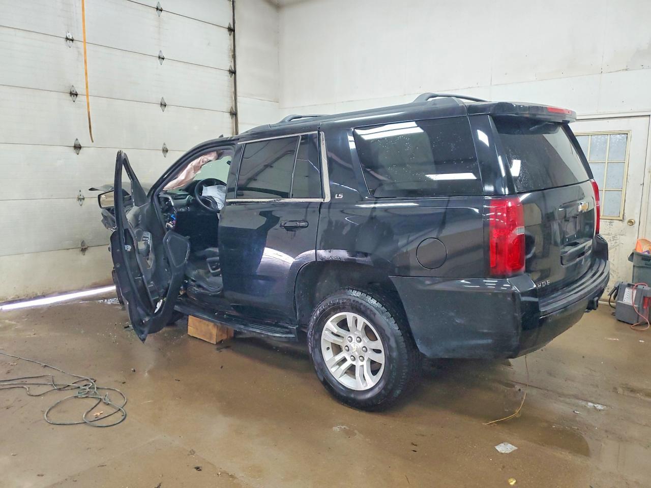 2015 Chevrolet Tahoe K1500 Ls - Фото 2