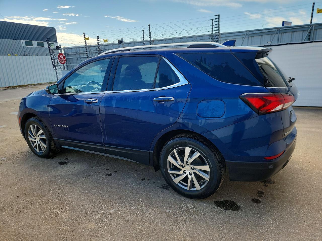 2023 Chevrolet Equinox Premier - Image 2