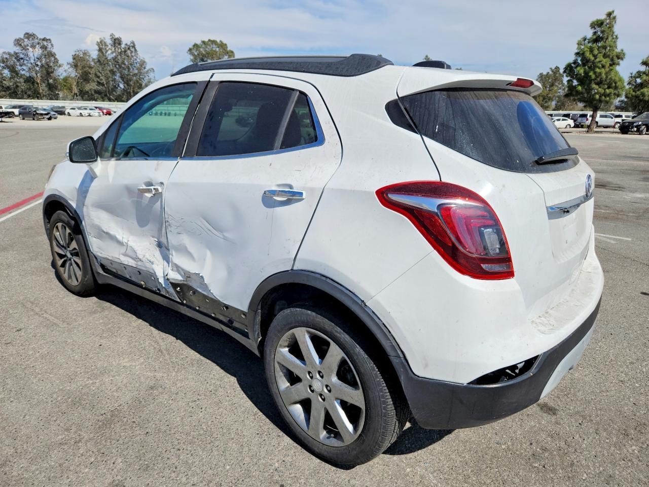 2020 Buick Encore Essence - Фото 2