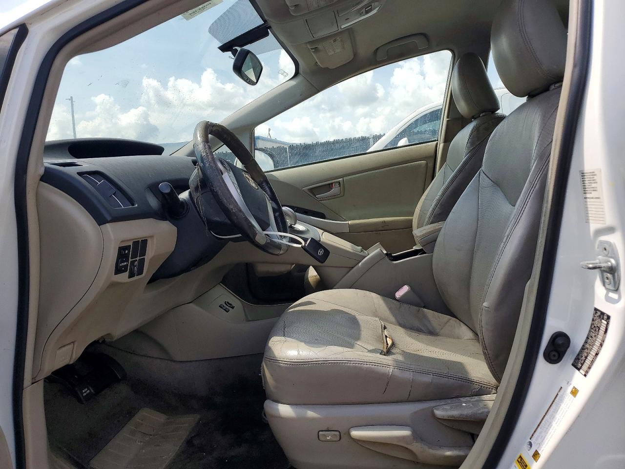 2010 Toyota Prius Iv - Фото 7