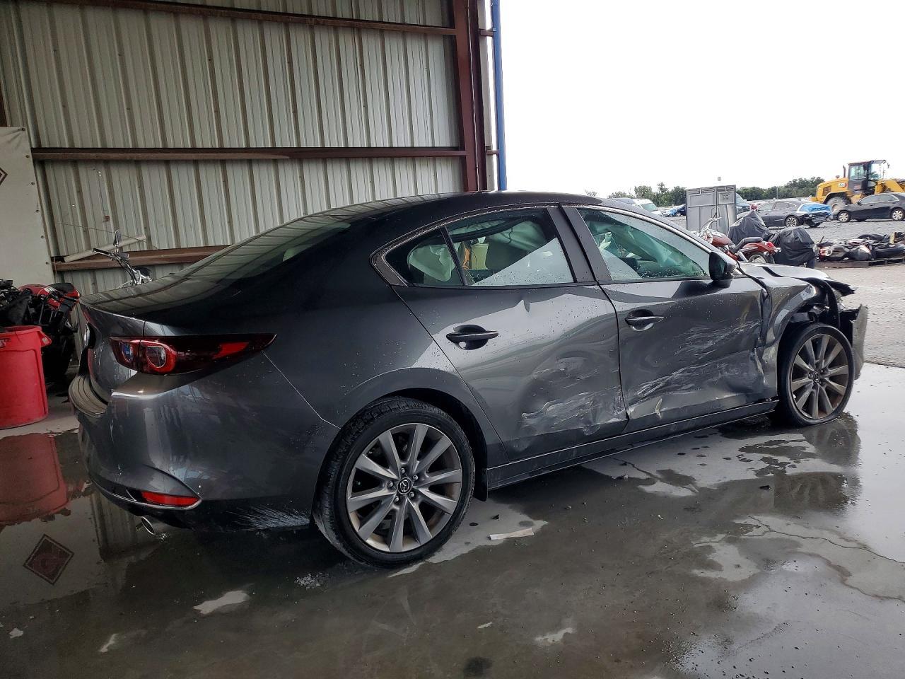 2025 Mazda 3 Preferred - Фото 3