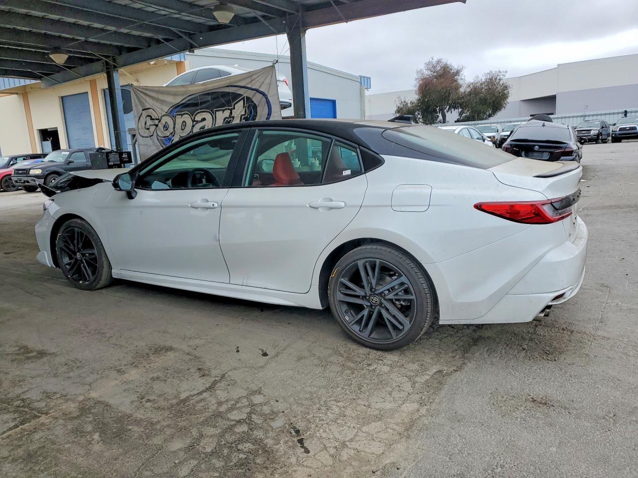 2026 Toyota Camry Xse - Фото 2