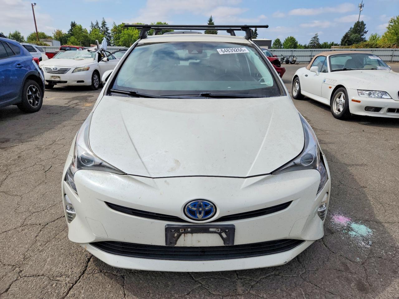 2016 Toyota Prius Three Touring - Фото 5