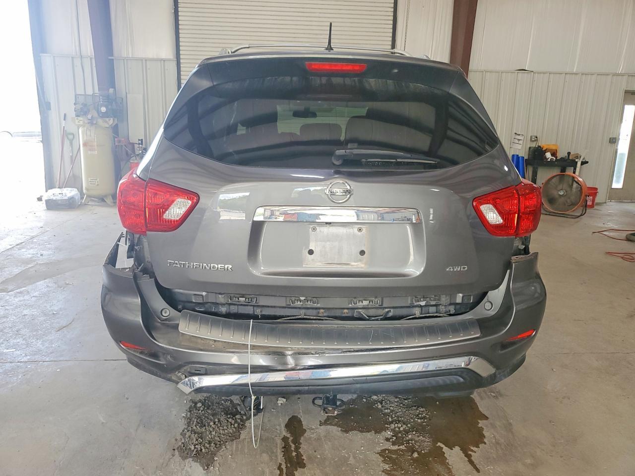 2018 Nissan Pathfinder S - Фото 6