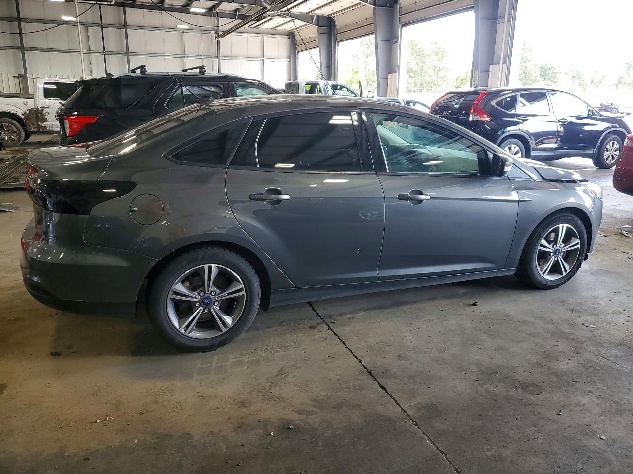 2017 Ford Focus Se - Image 3