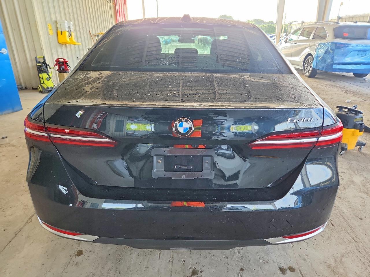 2025 BMW 530 I - Фото 6