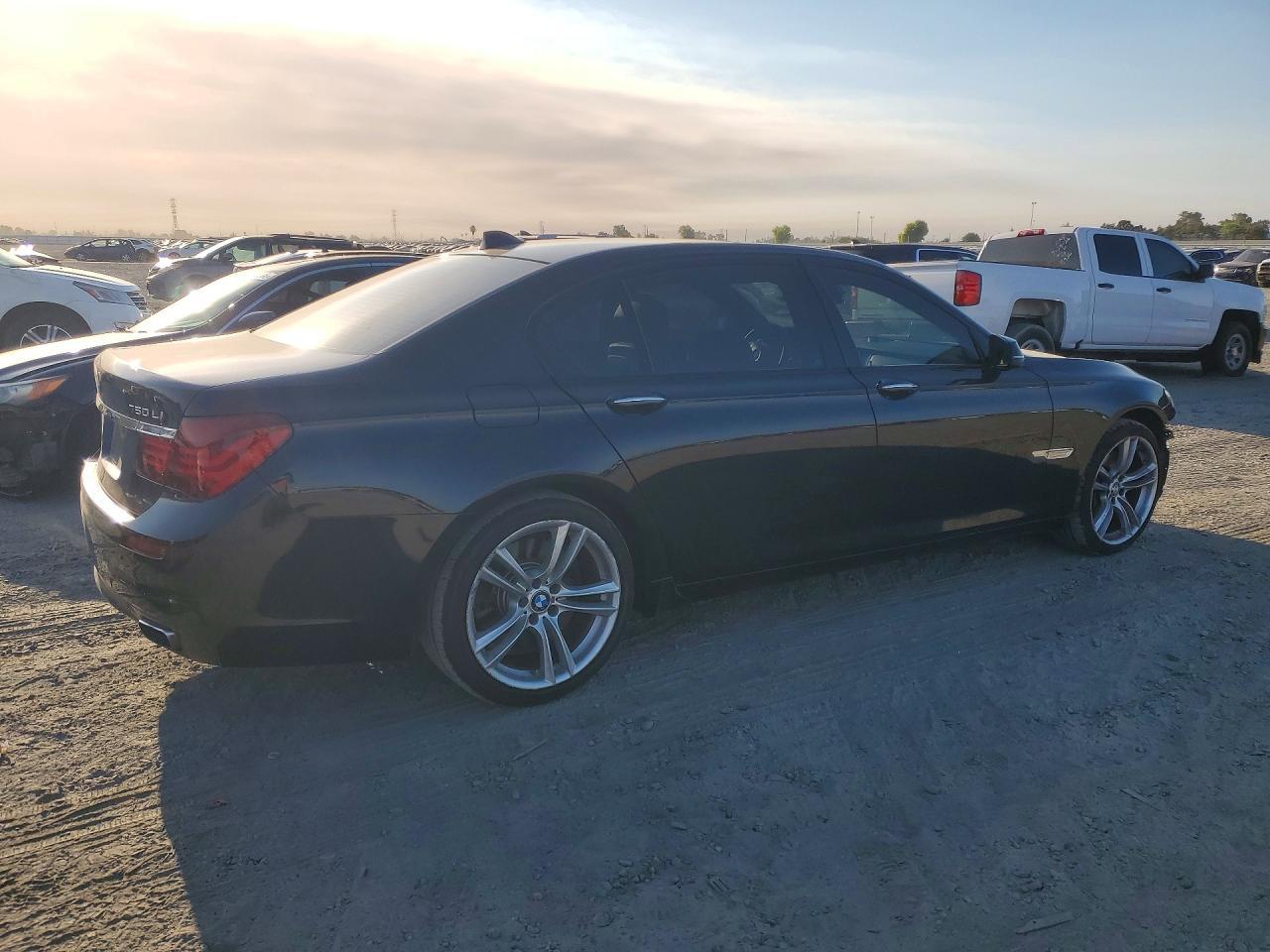 2013 BMW 750 Li - Фото 3