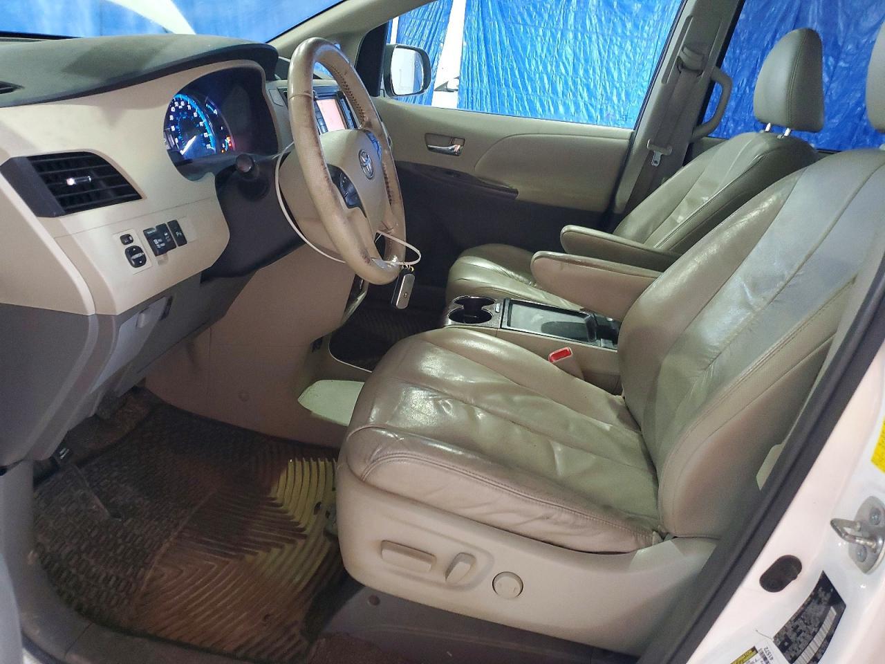 2011 Toyota Sienna Xle 8-Passenger - Image 7