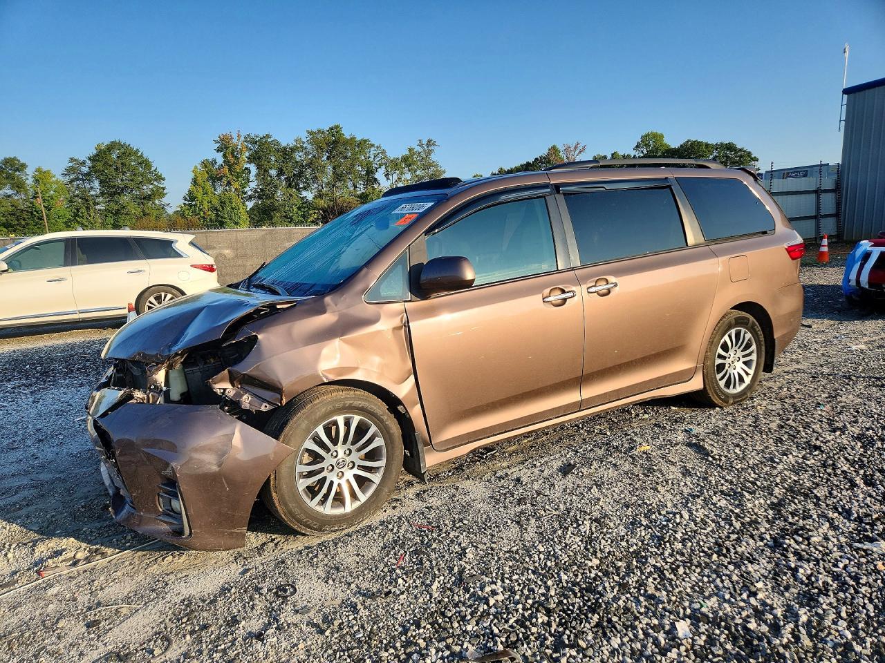 2020 Toyota Sienna Xle Premium 8-Passenger