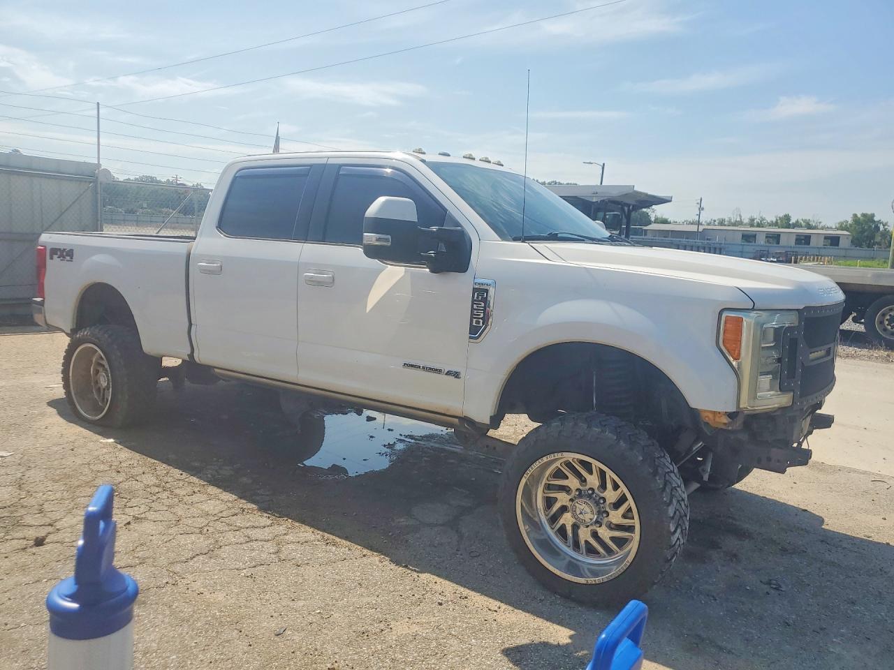 2017 Ford F250 Super Duty - Image 4