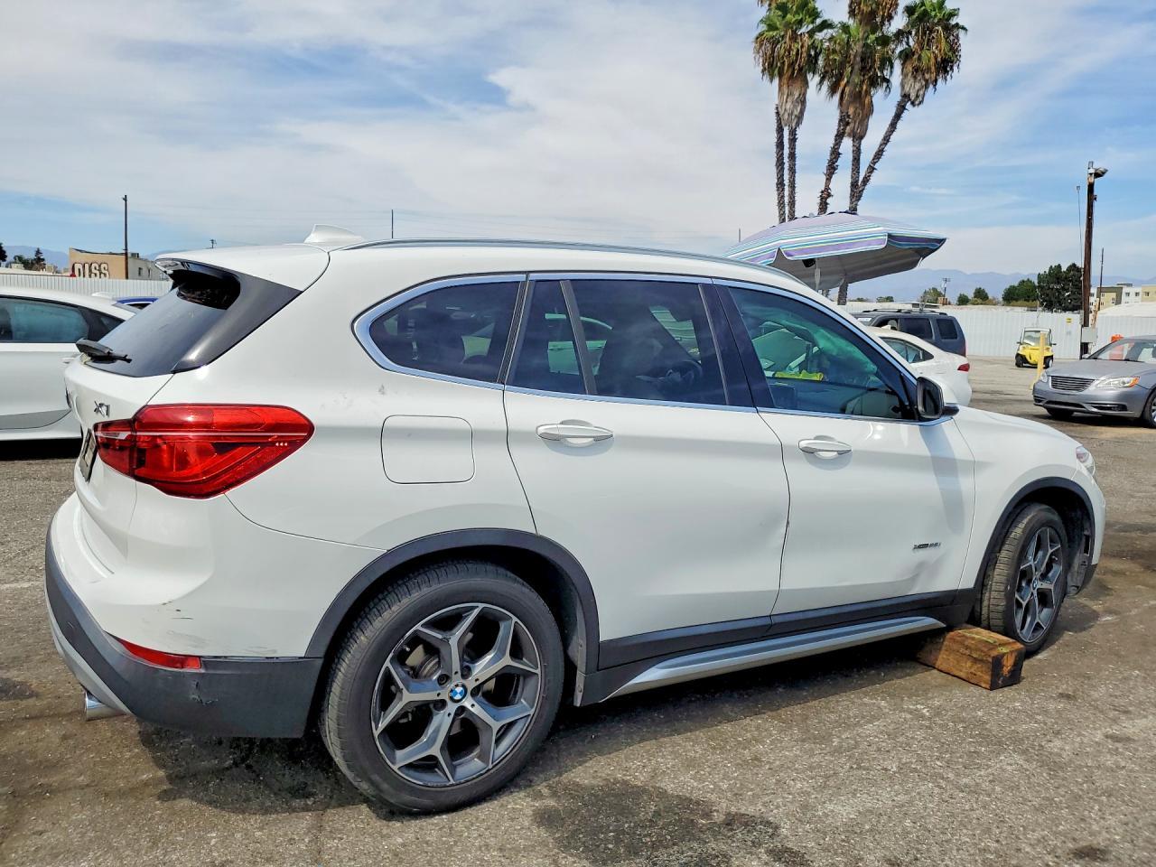 2018 BMW X1 xDrive28I - Фото 3