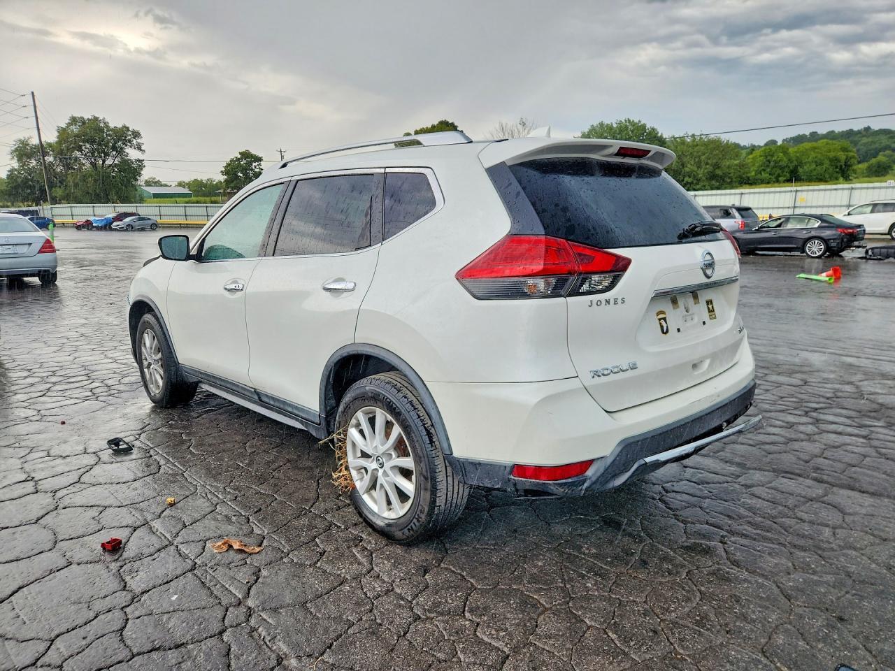 2017 Nissan Rogue Sv - Фото 2