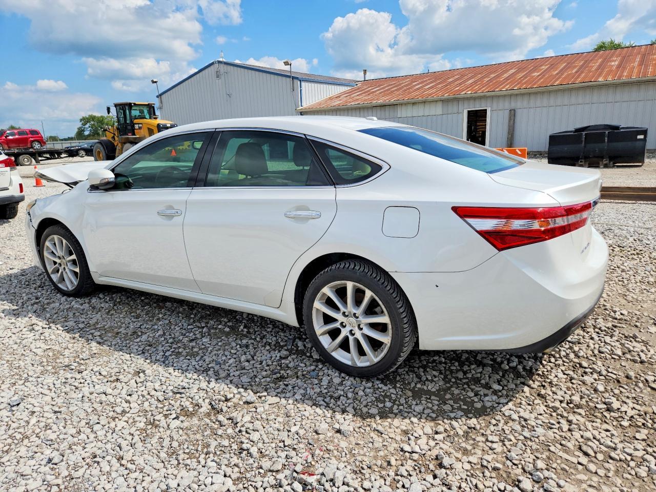 2013 Toyota Avalon Xle Touring - Image 2
