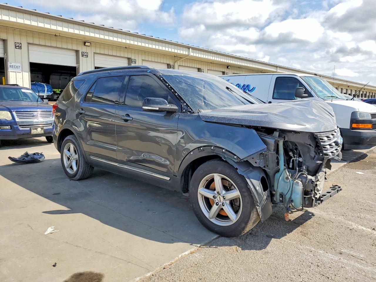 2016 Ford Explorer Xlt - Фото 4