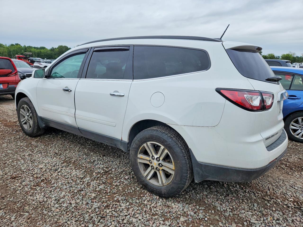 2017 Chevrolet Traverse Lt - Фото 2
