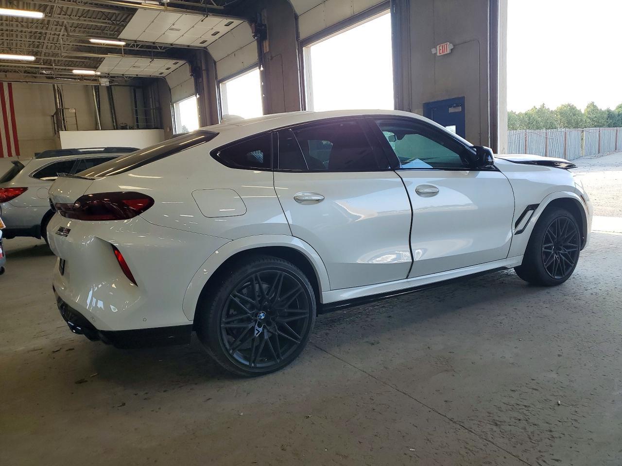 2022 BMW X6 M - Фото 3
