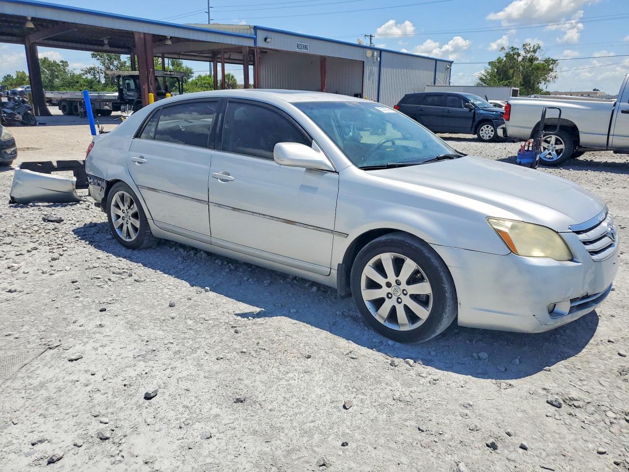 2005 Toyota Avalon Xls - Image 4