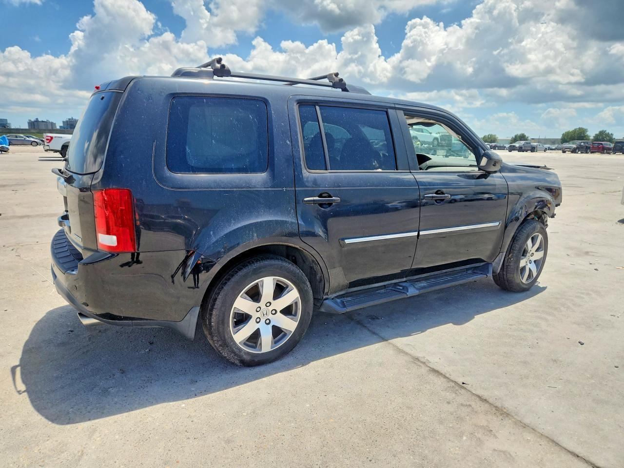 2015 Honda Pilot Touring - Image 3