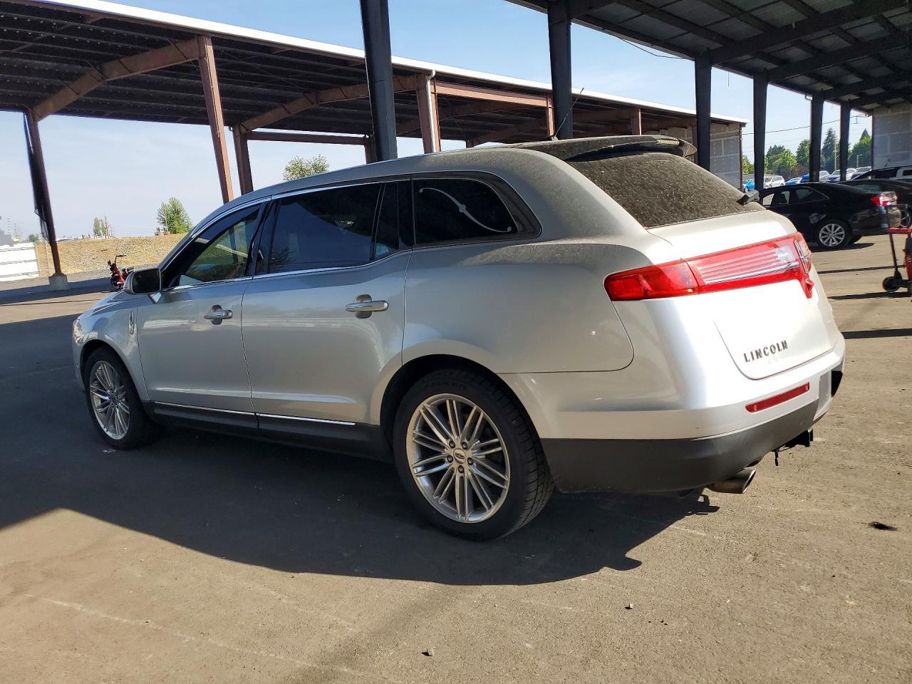 2010 Lincoln Mkt Livery - Фото 2