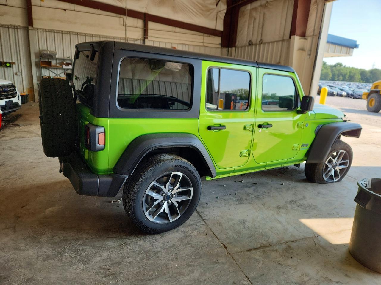 2025 Jeep Wrangler Sport 4Xe - Фото 3