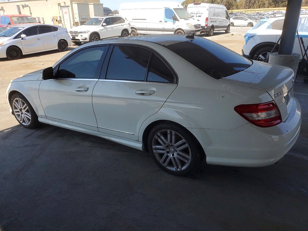 2008 Mercedes-Benz C 300 - Фото 2