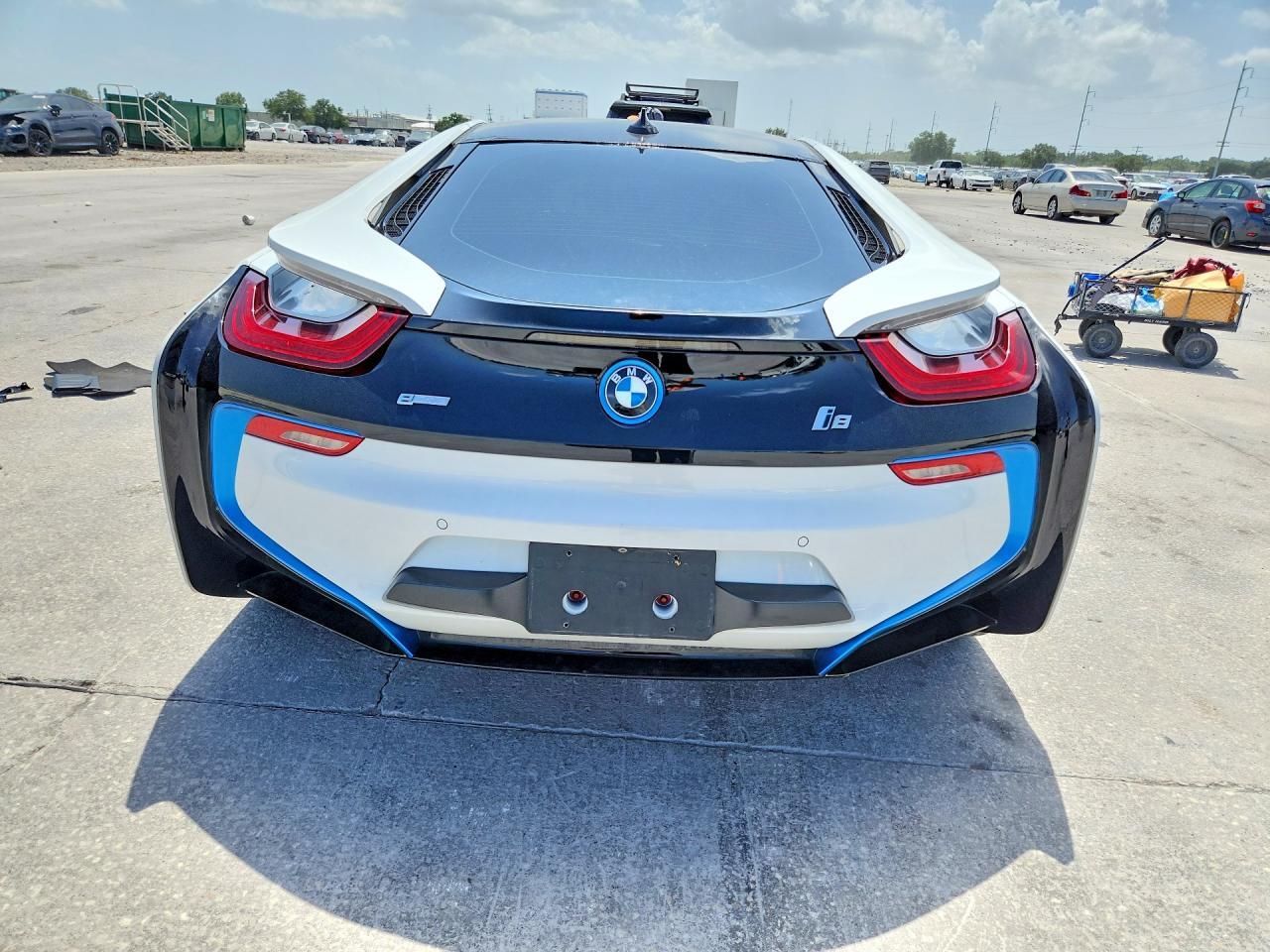 2016 BMW I8 - Фото 6