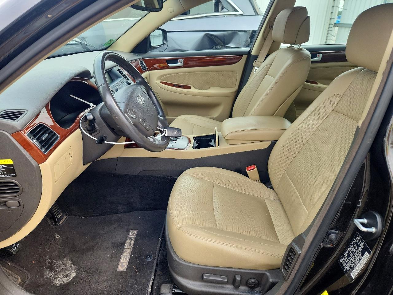 2014 Hyundai Genesis 3.8L - Фото 7