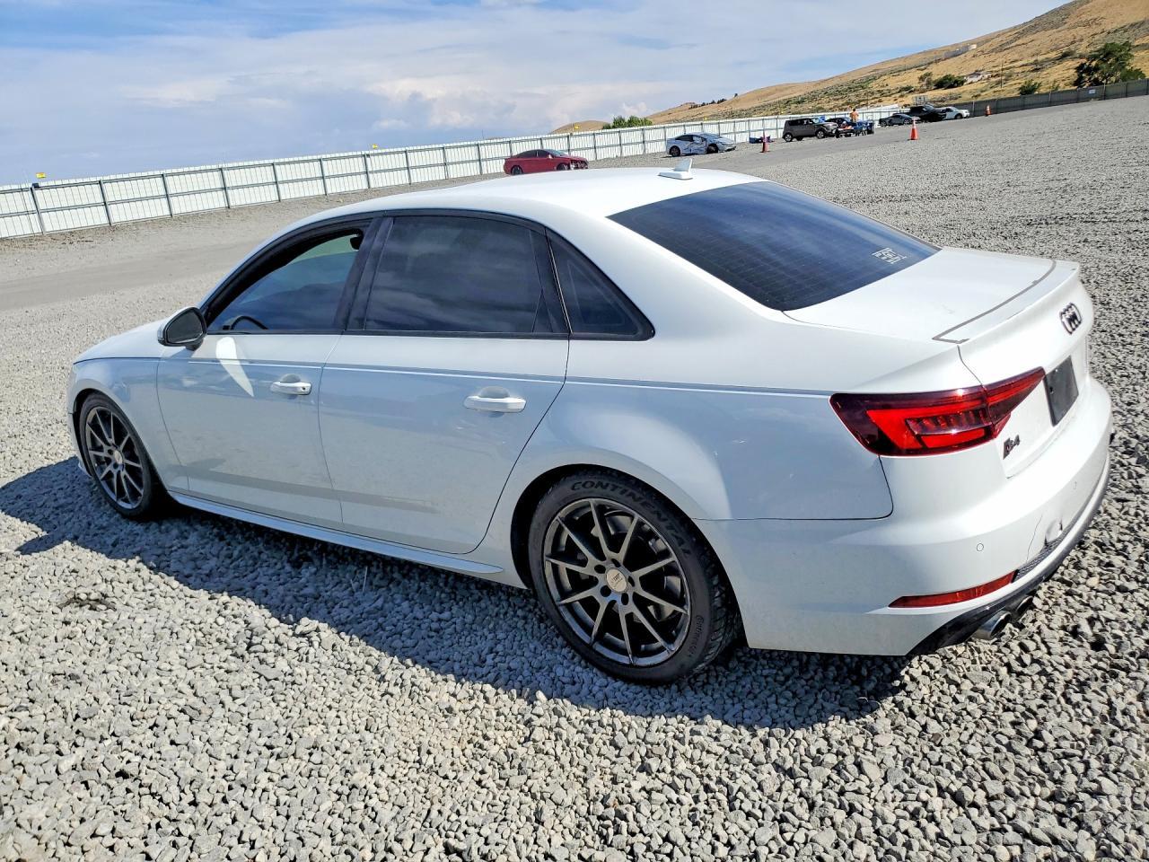 2019 Audi S4 Prestige - Фото 2