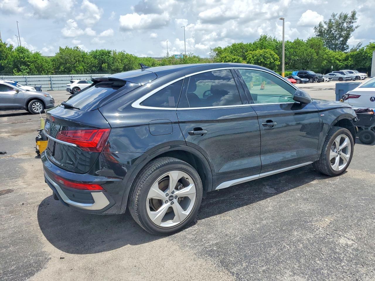 2021 Audi Q5 Sportback Premium - Image 3