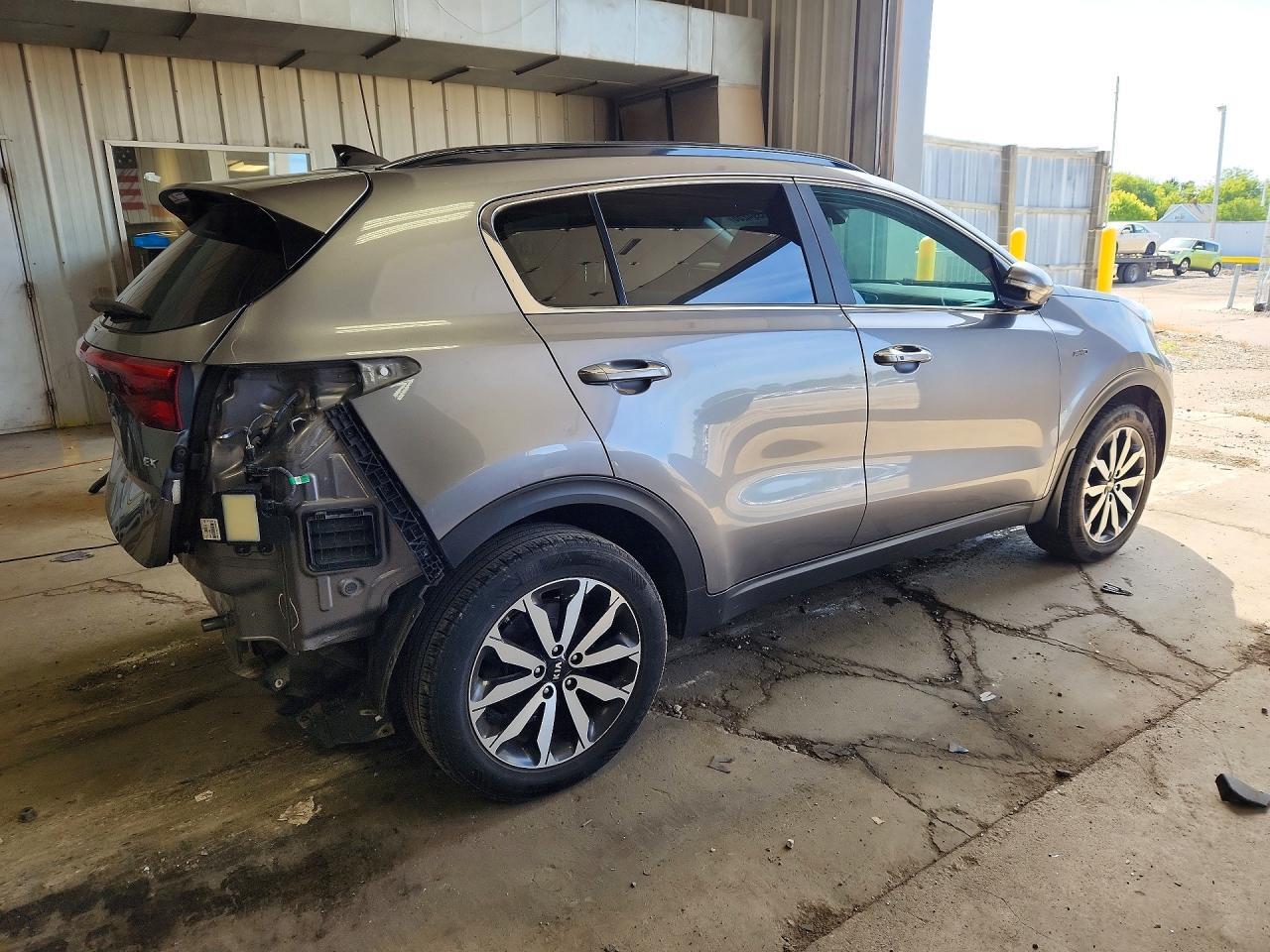2018 Kia Sportage Ex - Image 3