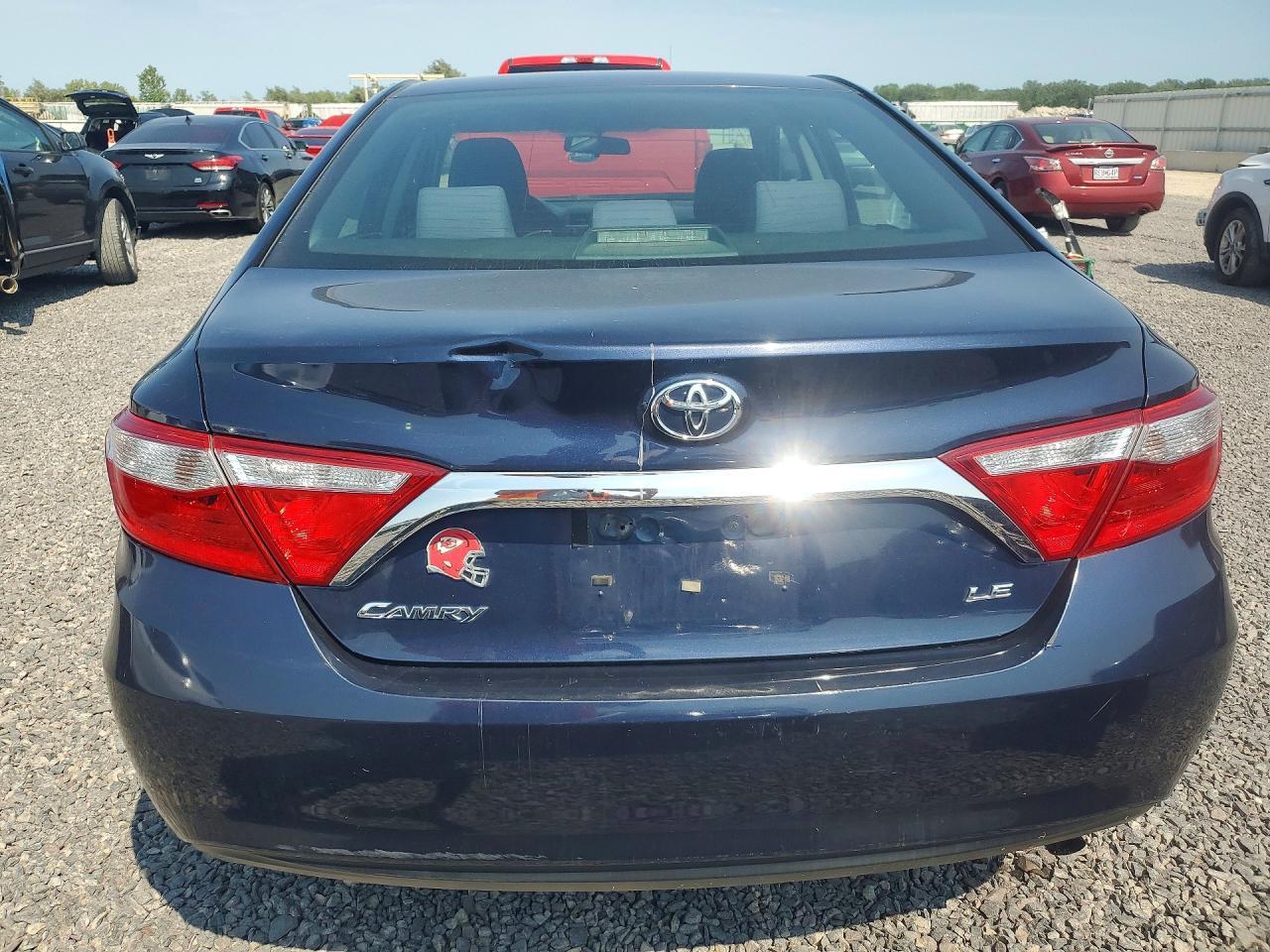 2017 Toyota Camry Le - Фото 6