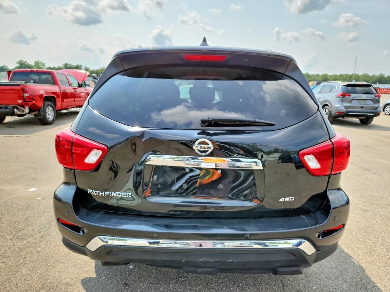 2020 Nissan Pathfinder S - Image 6