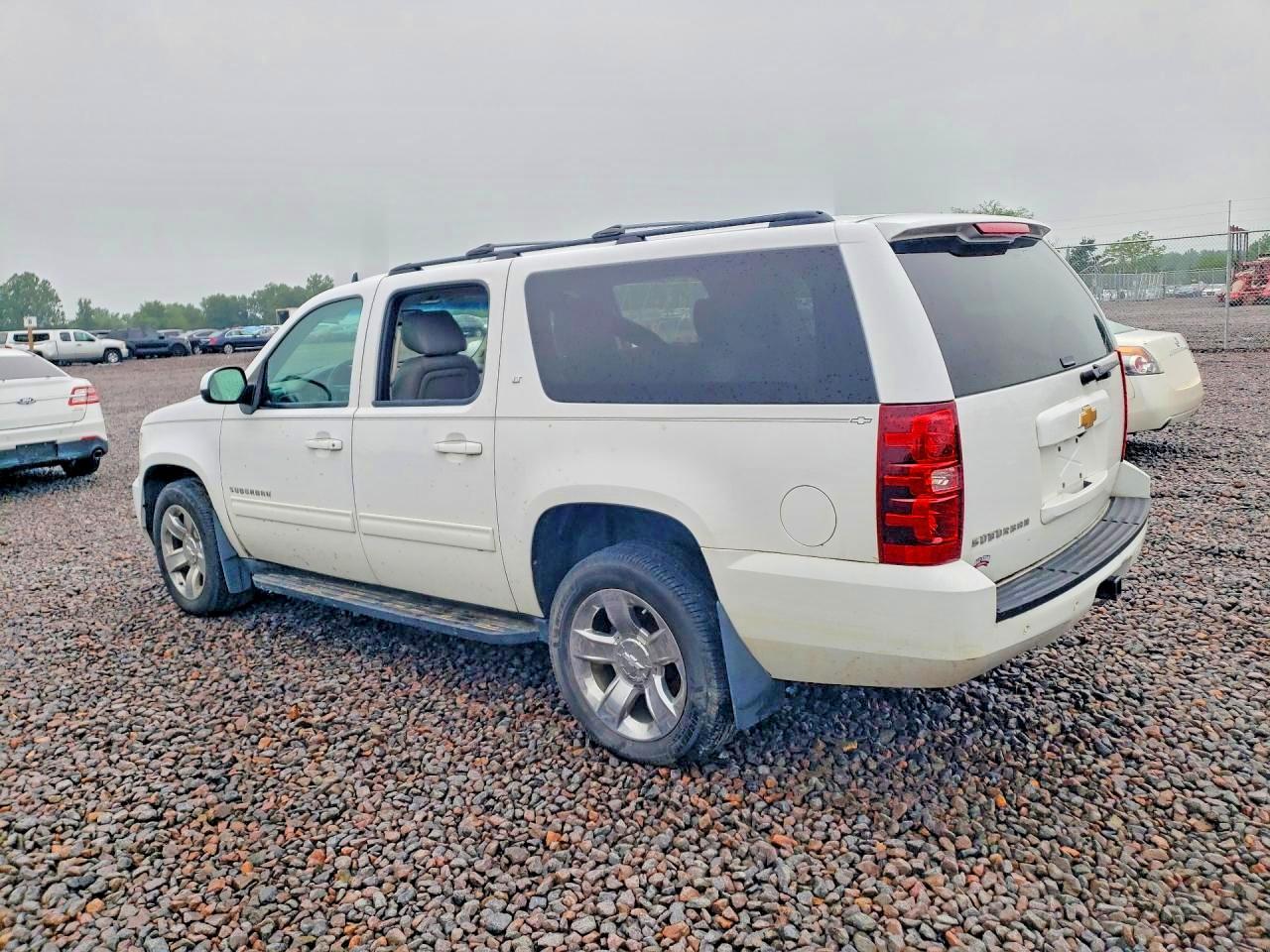 2014 Chevrolet Suburban K1500 Lt - Фото 2