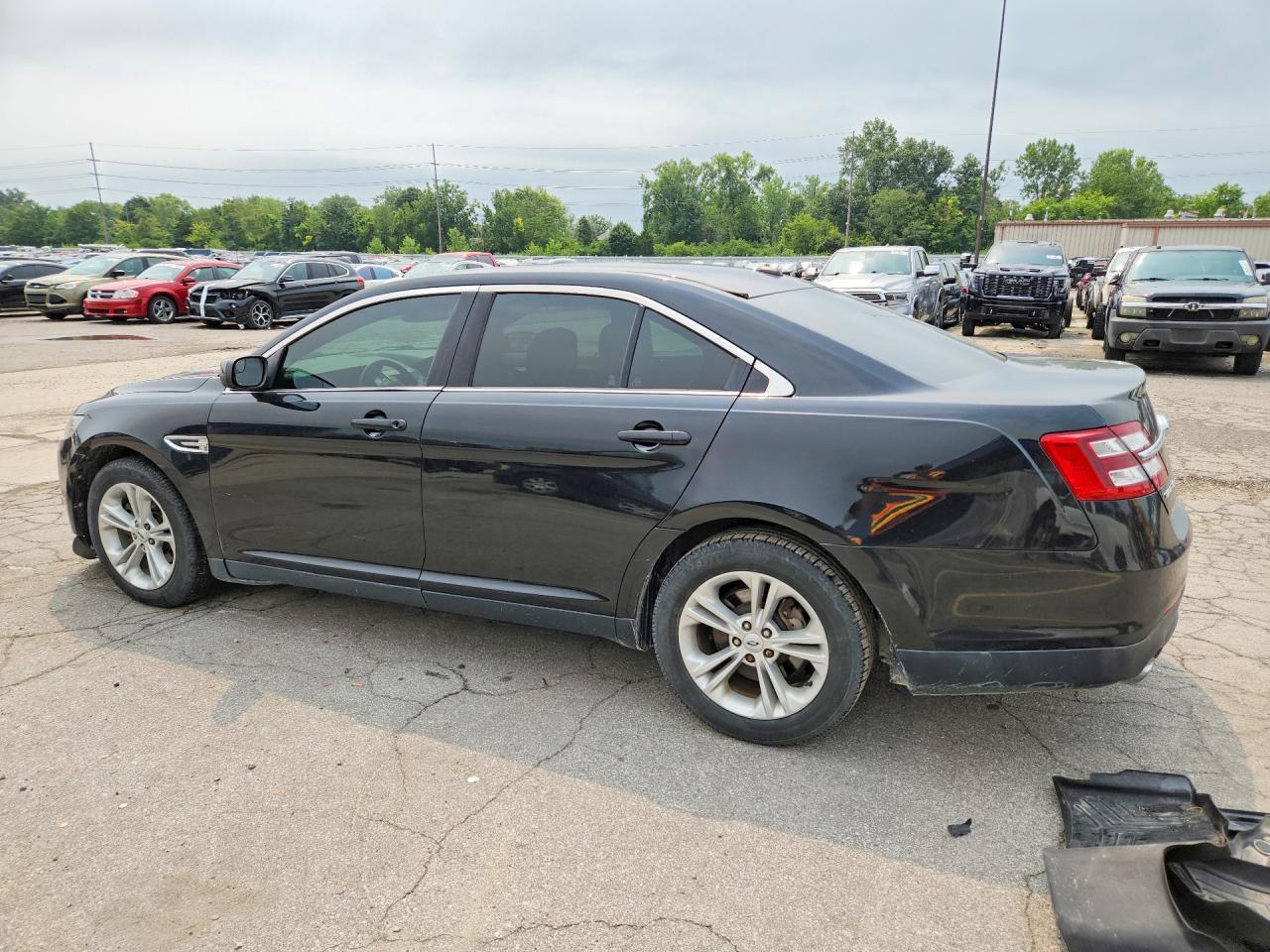 2015 Ford Taurus Sel - Фото 2