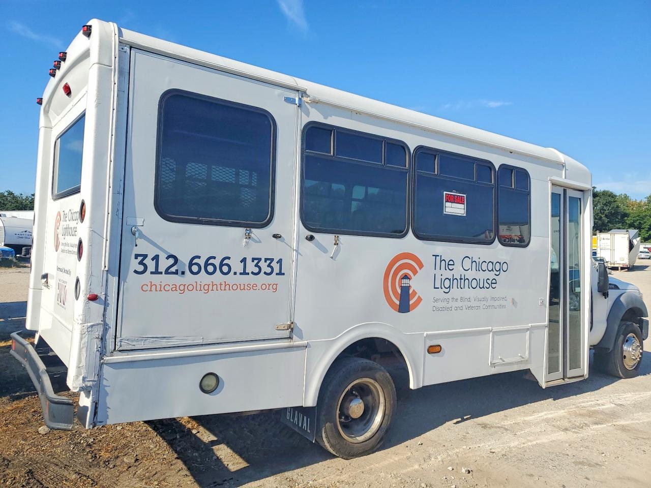2011 Ford F550 Super Duty Shuttle Bus - Фото 3
