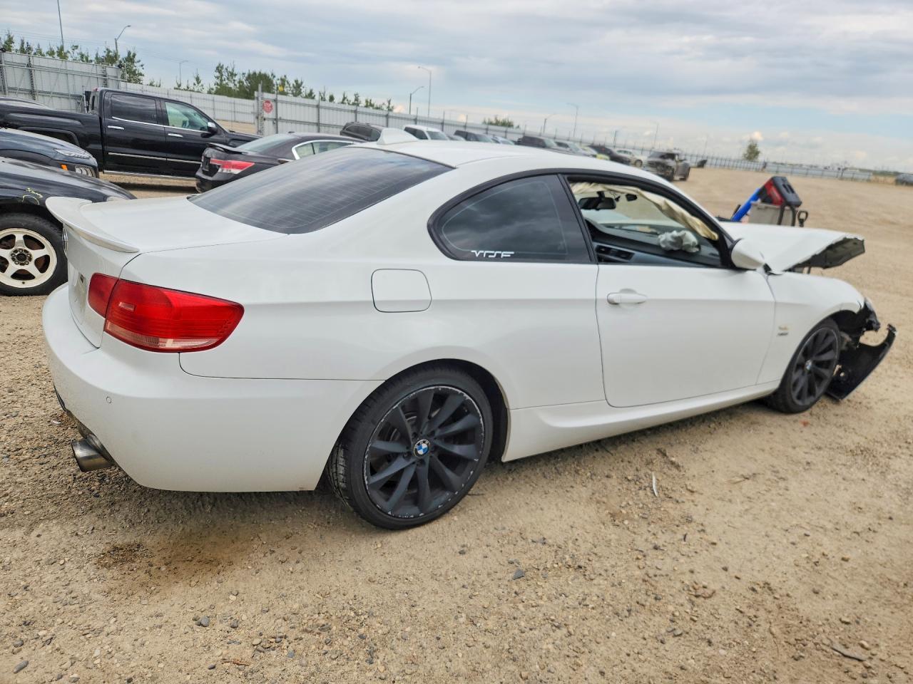 2009 BMW 335 Xi - Image 3