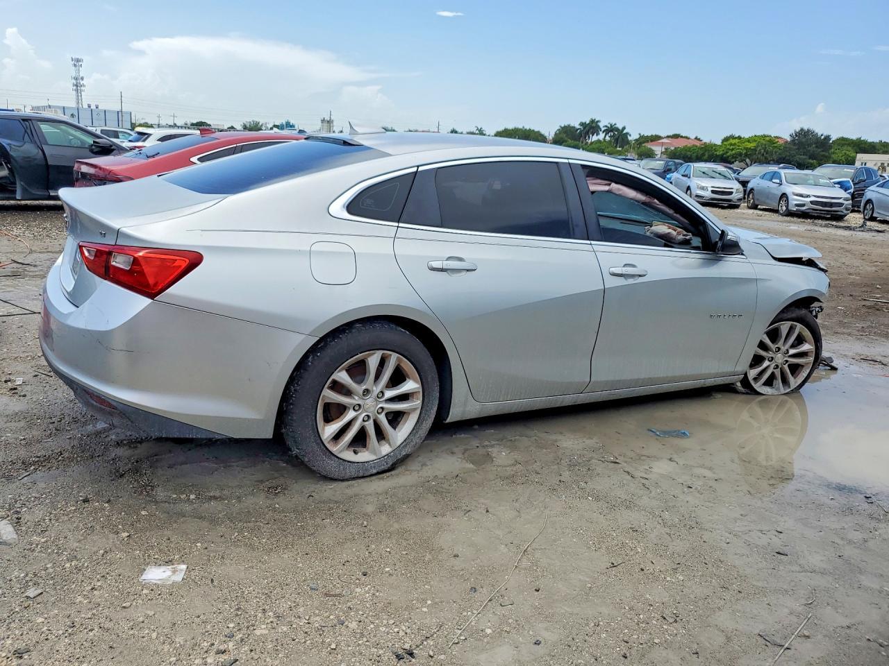 2017 Chevrolet Malibu Lt - Image 3