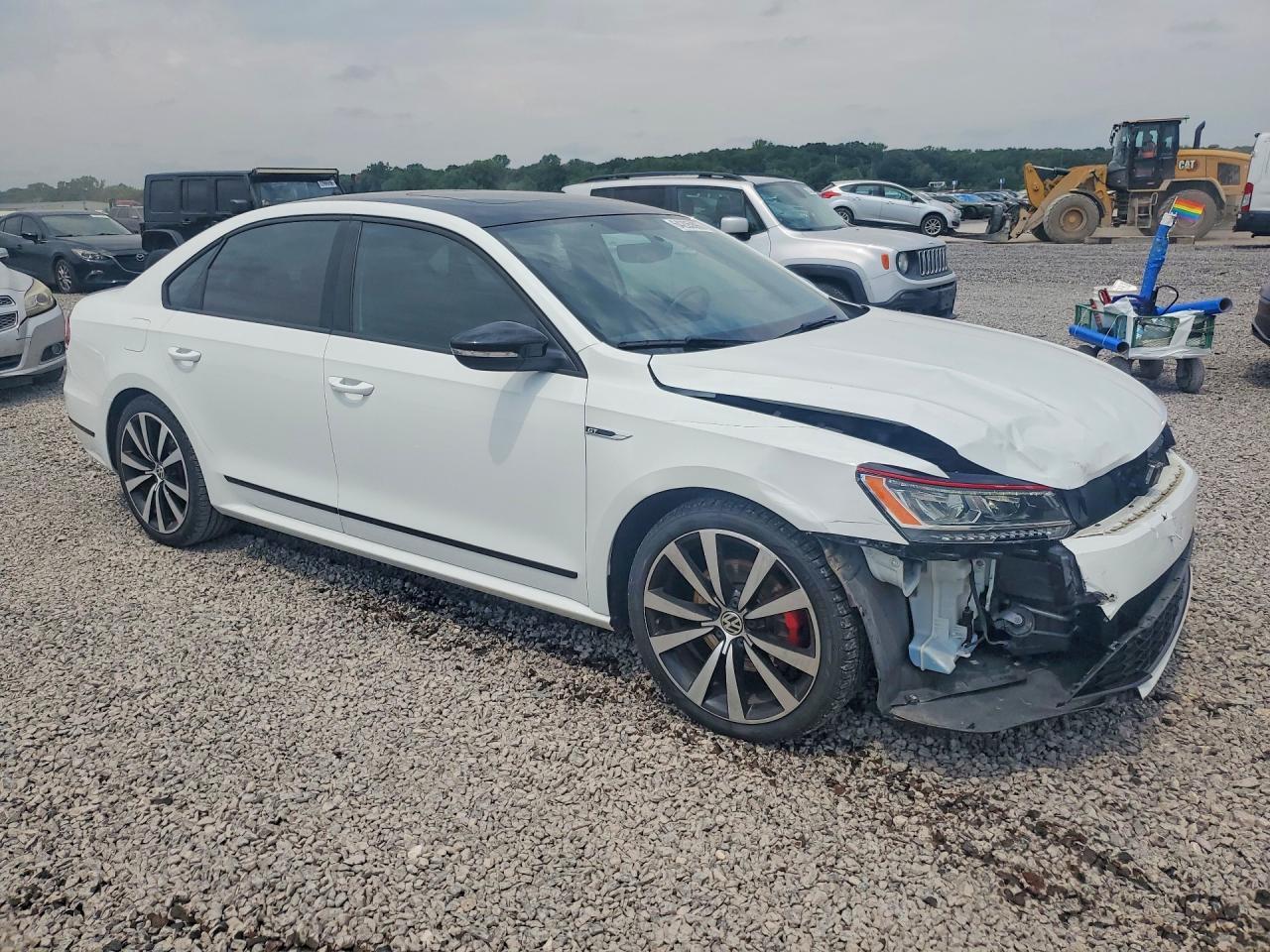 2018 Volkswagen Passat Gt - Фото 4