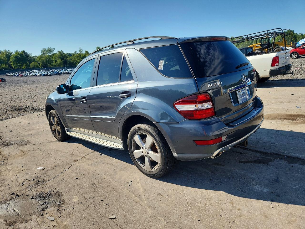 2010 Mercedes-Benz Ml 350 4Matic - Image 2