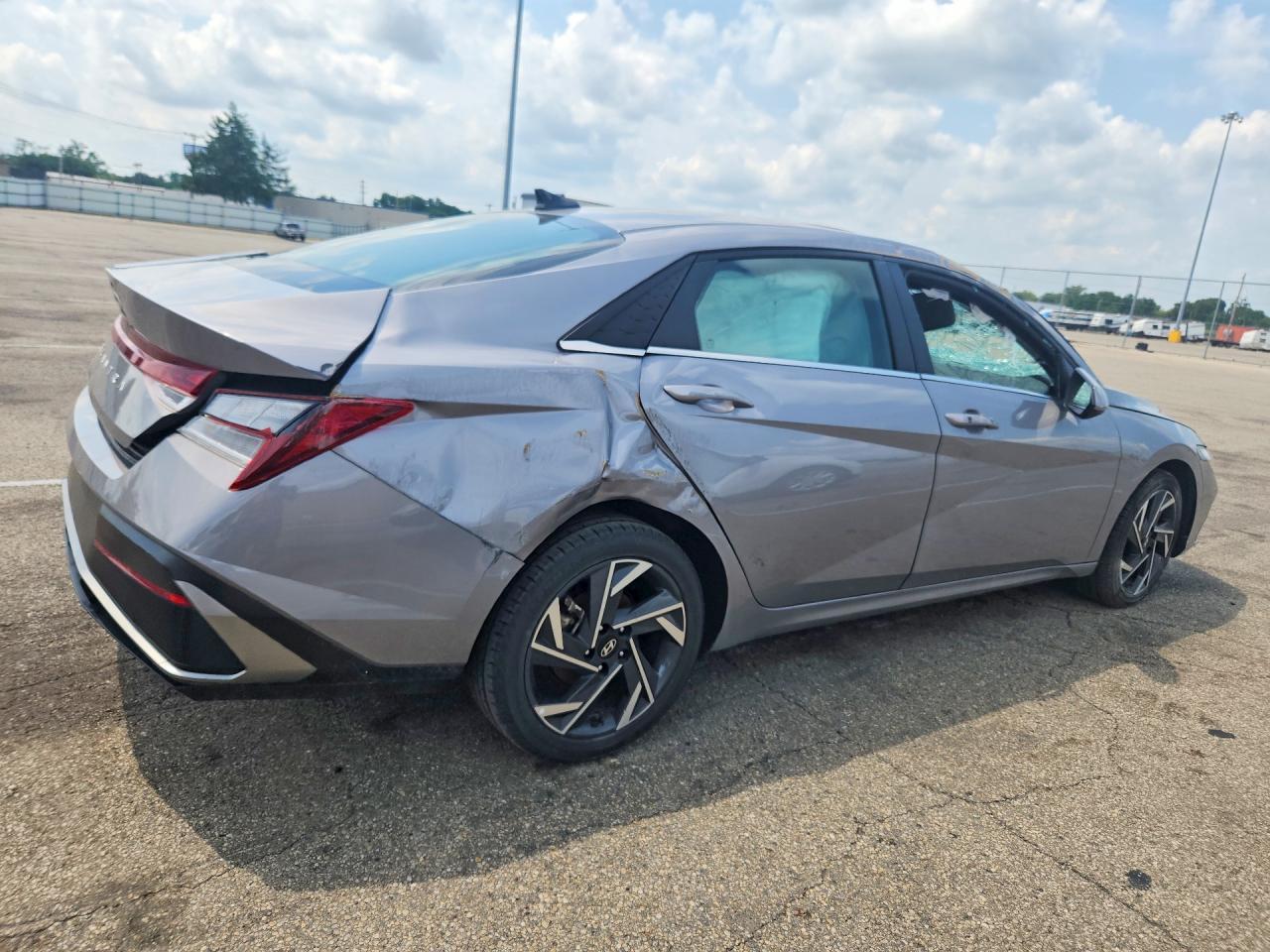 2025 Hyundai Elantra Sel - Фото 3