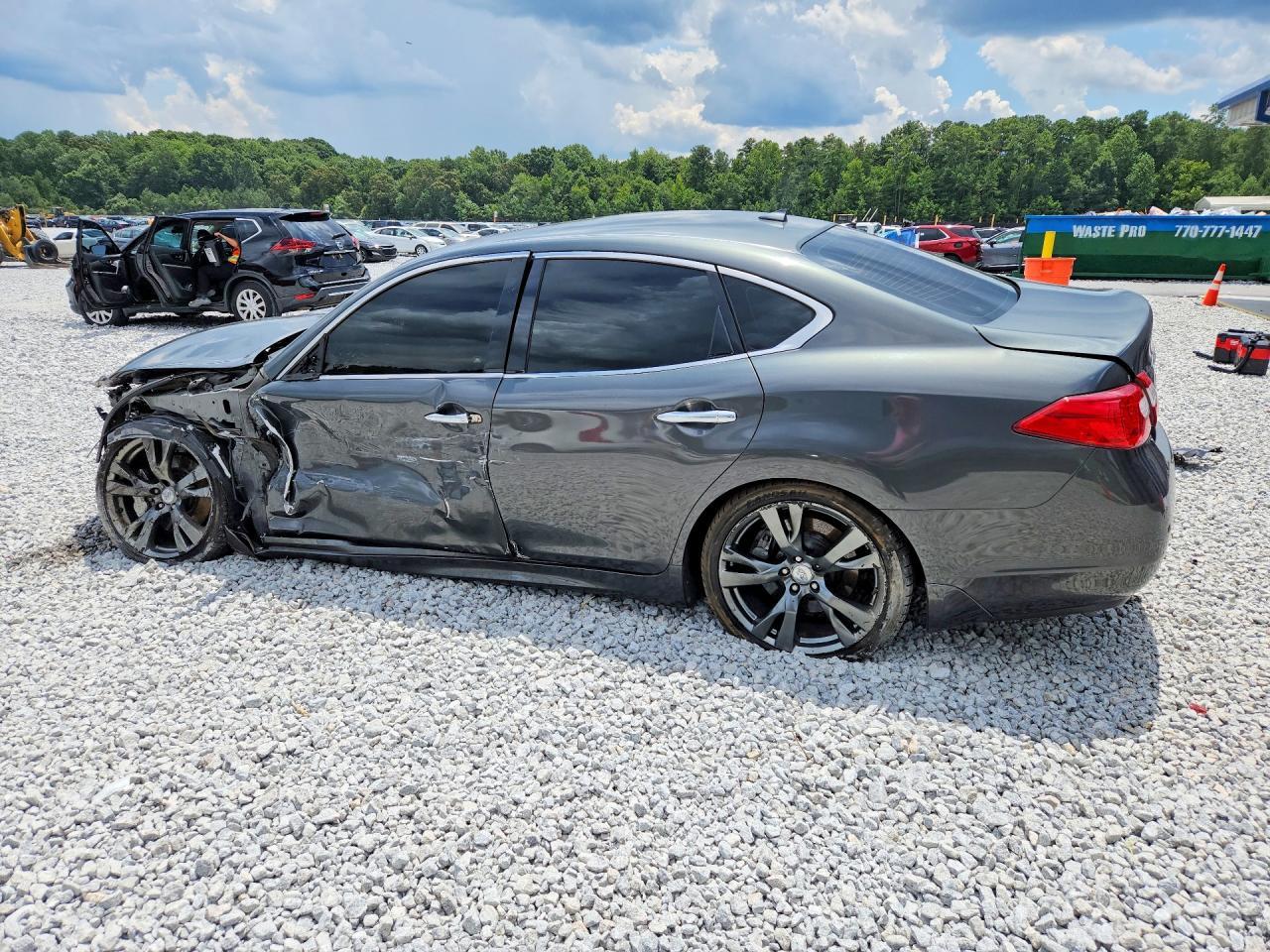 2013 Infiniti M37 Base - Image 2