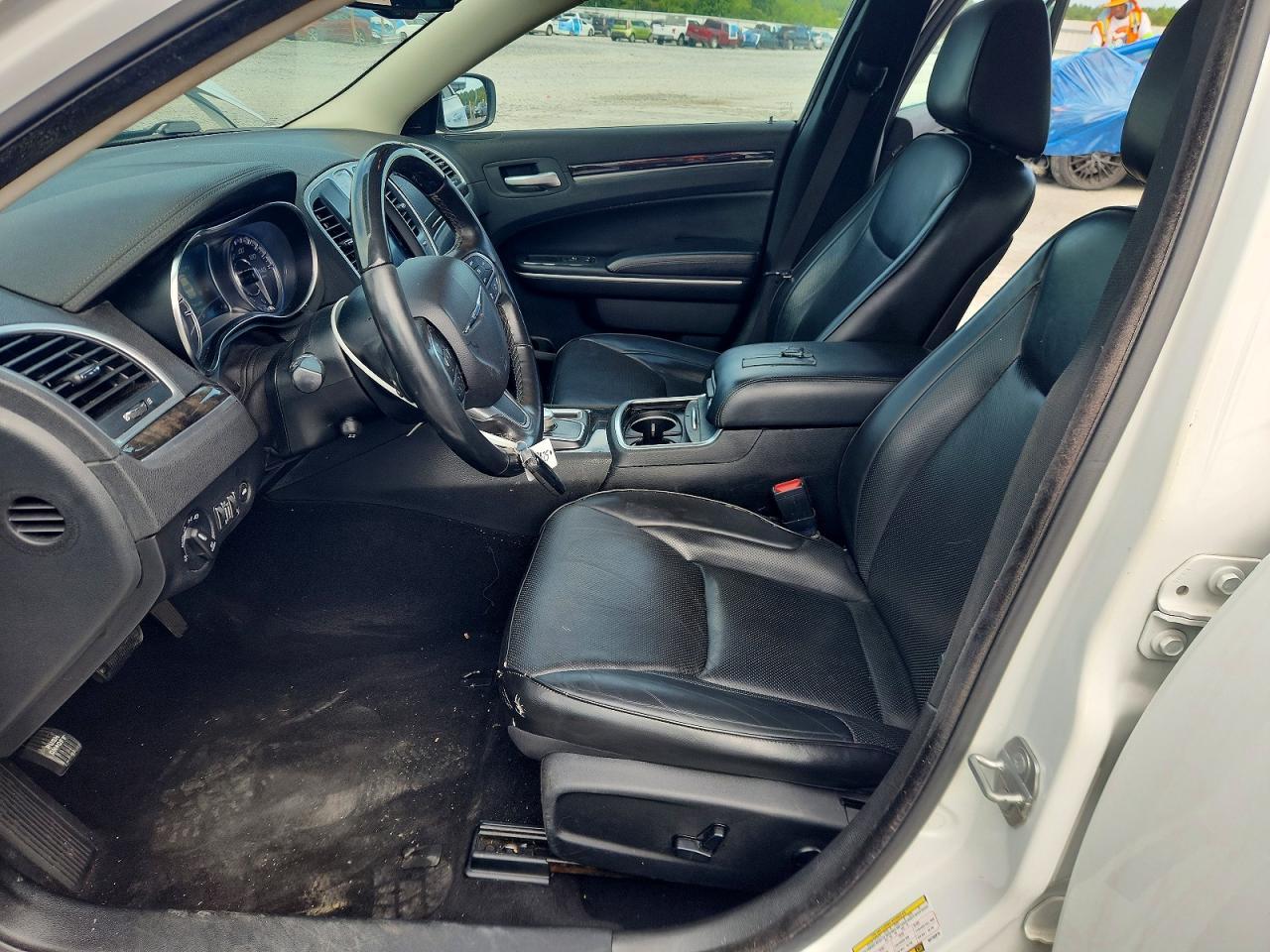 2019 Chrysler 300 Limited - Image 7