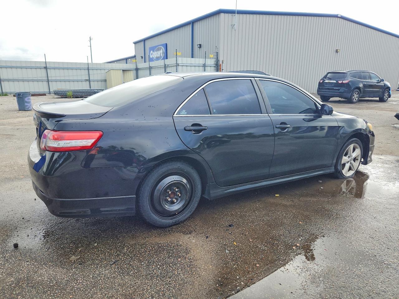 2010 Toyota Camry Se - Image 3