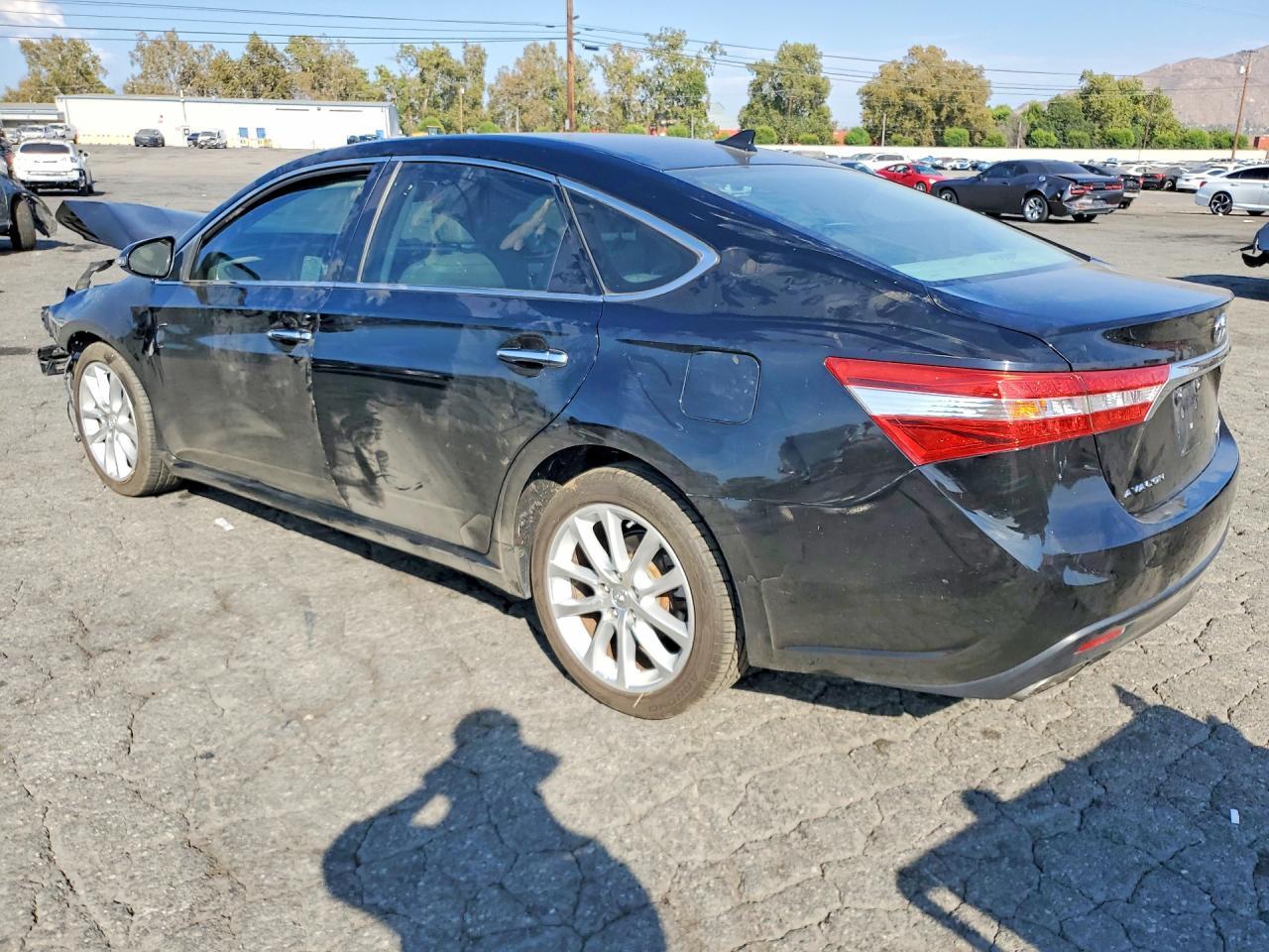 2013 Toyota Avalon Limited - Image 2